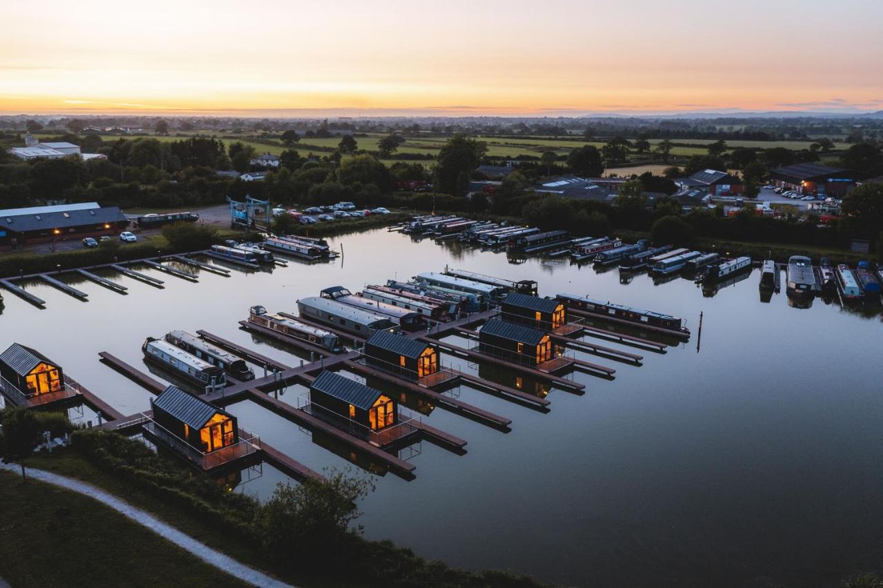 Kingfisher Tattenhall Bagian luar foto